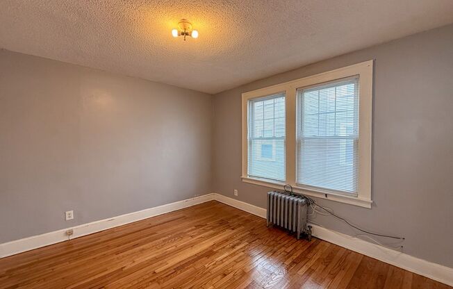 2 beds, 1 bath, 574 sqft, $1,995, Unit 257 Sheffield Ave Unit 1