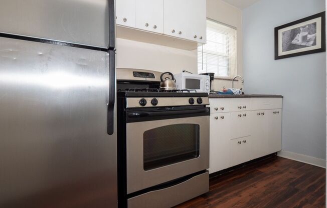 2 beds, 1 bath, 725 sqft, $1,799, Unit C207