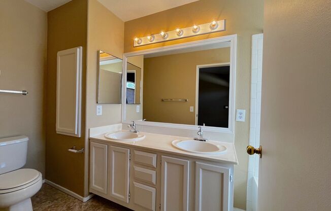 2 beds, 2 baths, $1,300, Unit # 2070