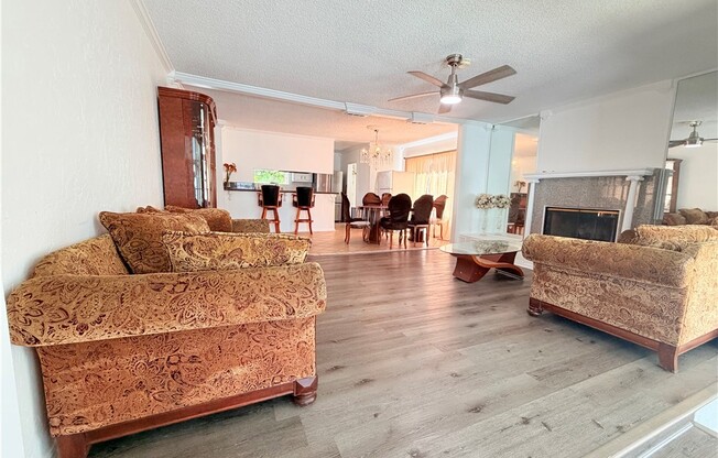 9423 WOODLEY AVE