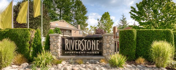 Riverstone Apartments in Federal Way