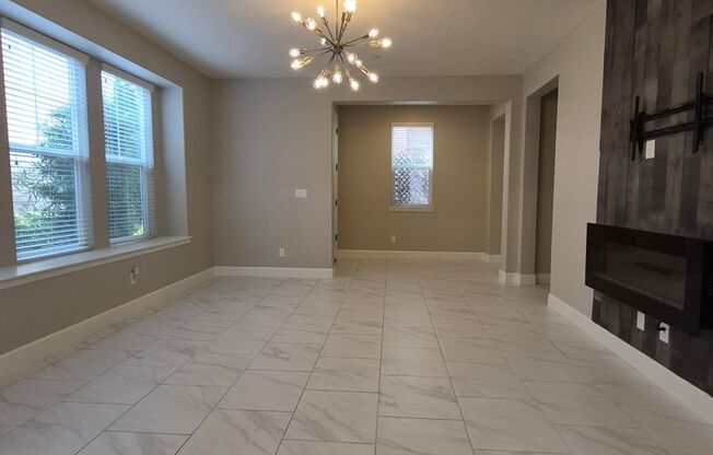 Gorgeous 4bd/2.5ba Two Story Home In Roseville!