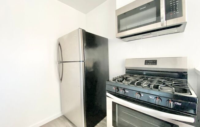 Studio, 1 bath, $1,595, Unit 24