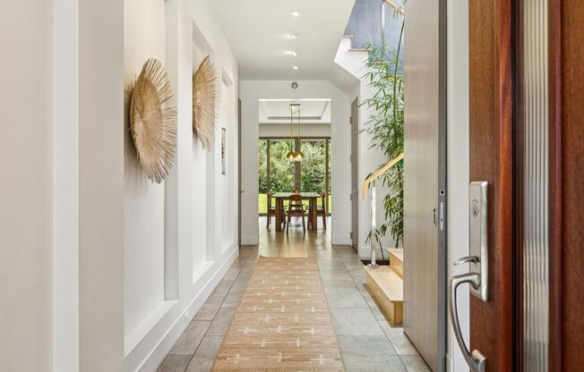 Luxurious Home in Barren Park Palo Alto