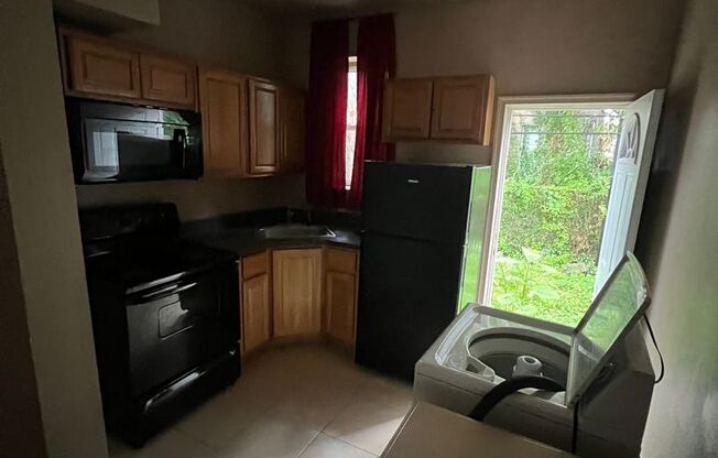 Carroll Park Area Main Street, Big 3 bedroom!