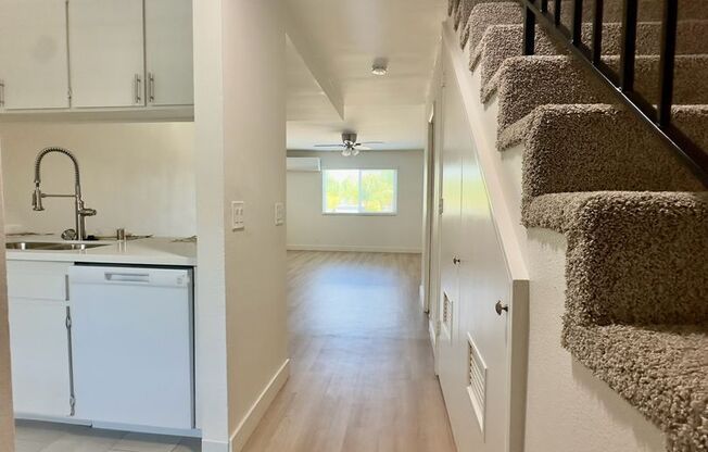 2 beds, 1.5 baths, 992 sqft, $2,295, Unit 29