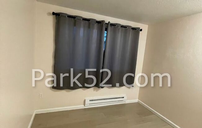 2 beds, 1 bath, $1,650, Unit 1114 S Monroe St.