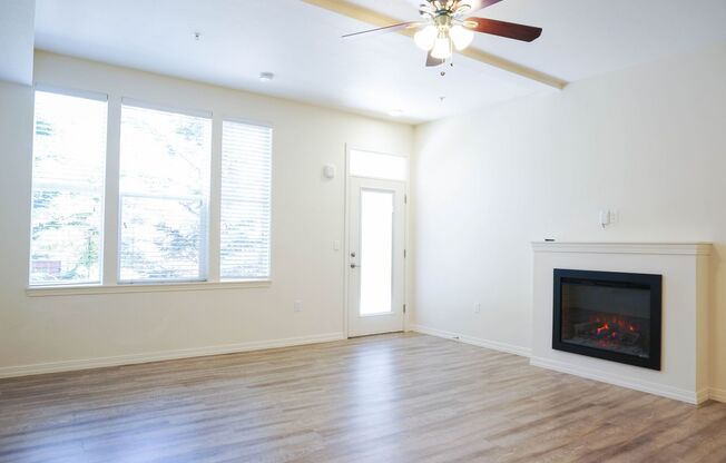 Studio, 1 bath, 356 sqft, $1,299