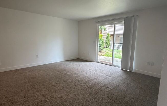 2 beds, 2 baths, $1,625, Unit 28