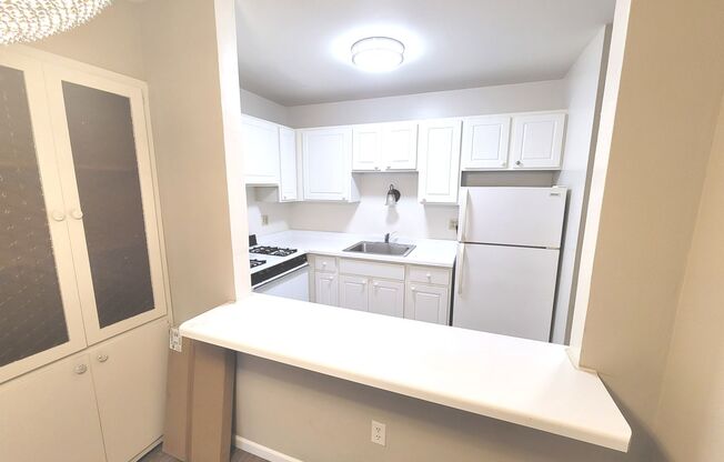 2 beds, 1 bath, $1,400, Unit 316