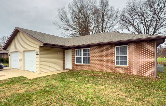 2561 - 2563 E Morris Dr