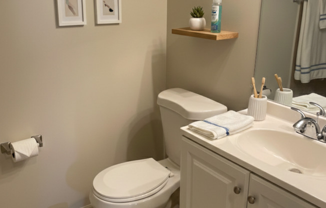 1 bed, 1 bath, 770 sqft, $1,460, Unit 00 - K- 8