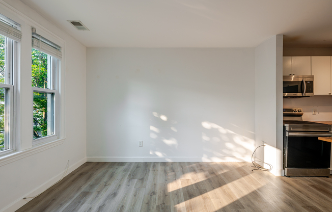 1208 16 ST NE