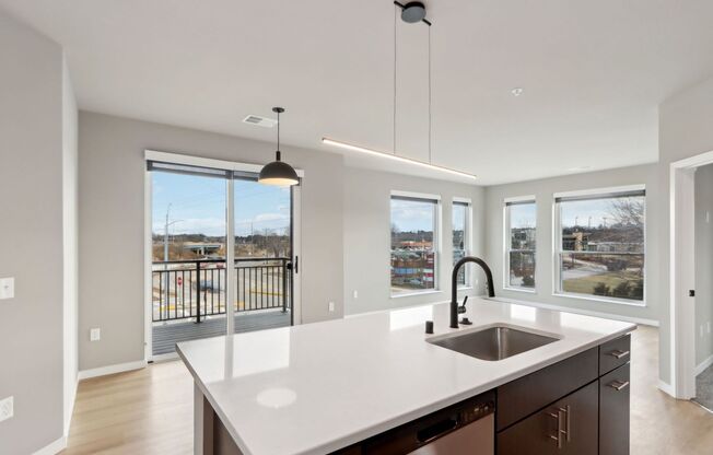 2 beds, 2 baths, 1,225 sqft, $2,520, Unit 5604-201