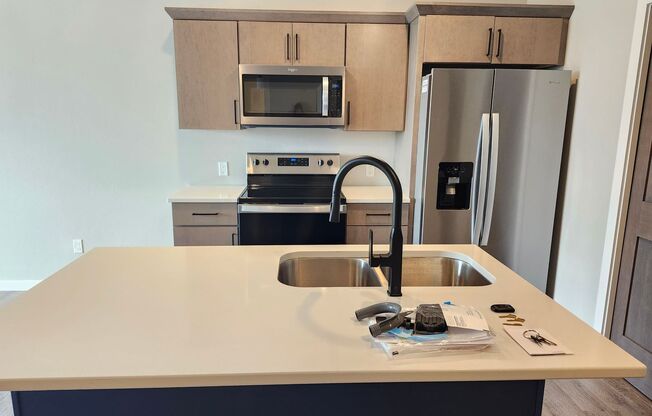 1 bed, 1 bath, 798 sqft, $1,300, Unit 305