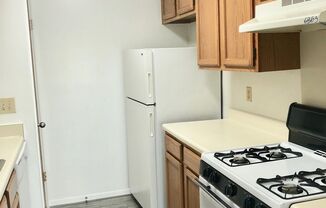 2 beds, 2 baths, 910 sqft, $1,600, Unit 709