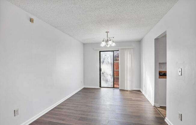 3 beds, 2 baths, $1,675, Unit # TERRACE