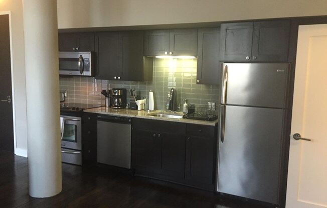 2 beds, 1 bath, 800 sqft, $1,650, Unit 3N