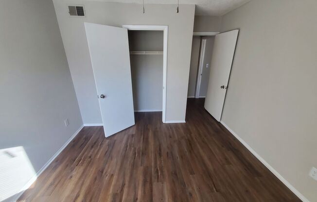 2 beds, 2 baths, 1,000 sqft, $1,199, Unit 18