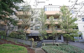 2Bd/2Ba Mercer Island Condo