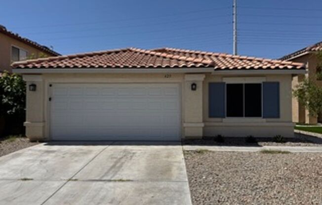 SE Pebble and Pollock!! Single Story!! Fire Place! Low Maintenance Desert Landscape front and Back!!