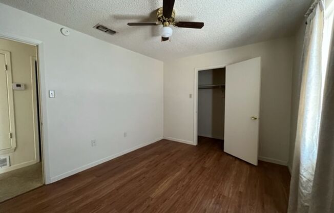 2 beds, 1 bath, $695