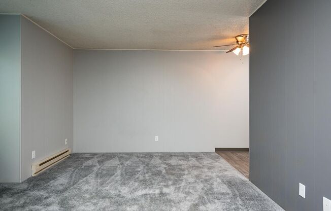 1 bed, 1 bath, 550 sqft, $1,395, Unit A04