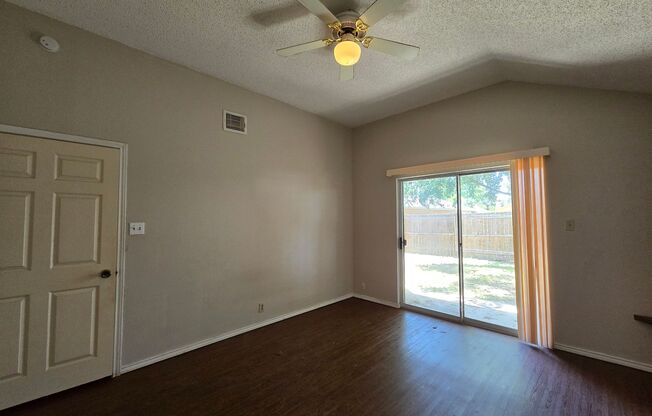 3 beds, 2 baths, $1,595