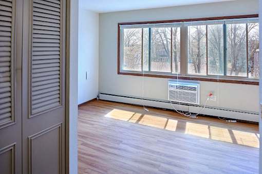 Greenway Apartments in Whittier, Minneapolis
