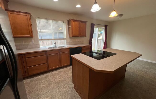 3 beds, 2.5 baths, $2,750