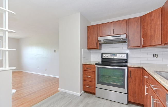 4 Colonial Village Dr 11