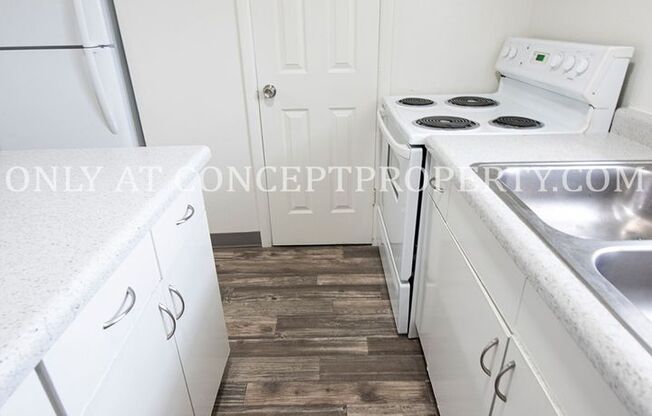 1 bed, 1 bath, 700 sqft, $1,099, Unit 18