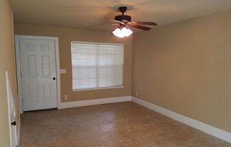 2 beds, 1.5 baths, 1,250 sqft, $1,350