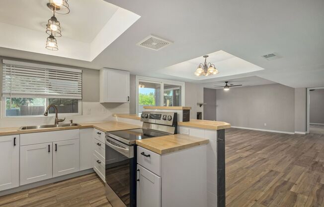 Central & Thunderbird 3 bdrm 2 bath Home with pool