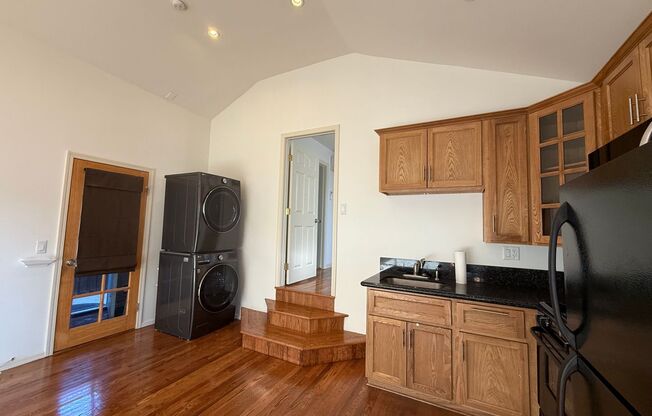 1 bed, 1 bath Guest unit in Woodland Hills