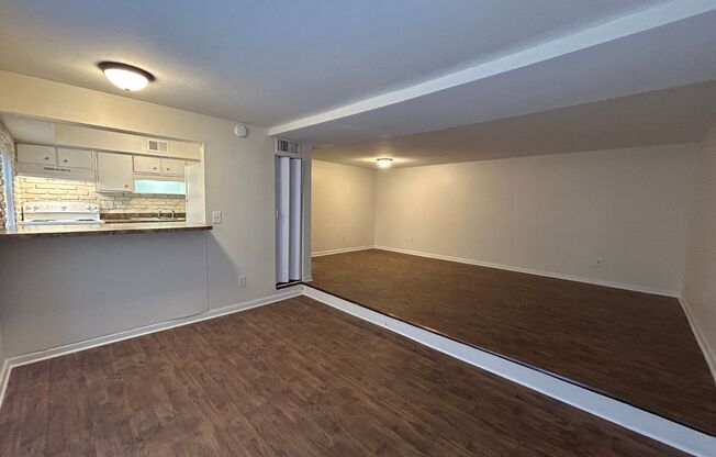 1 bed, 1.5 baths, 1,200 sqft, $1,100, Unit 2009-27