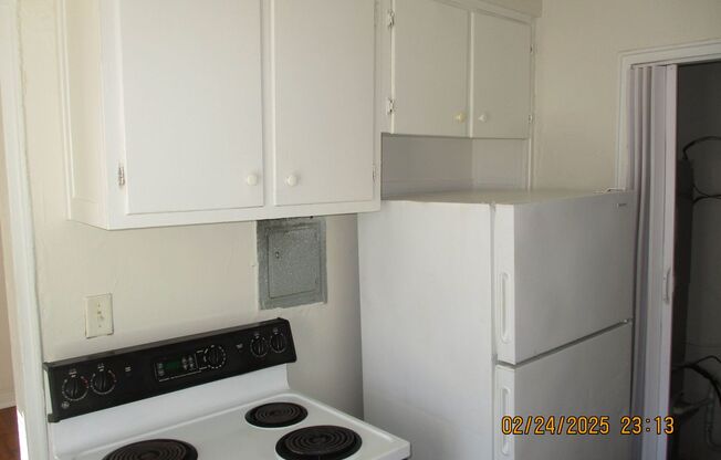 Great Apartment Complex in Radium Springs!!