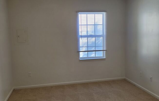 1 bed, 1 bath, 600 sqft, $945, Unit 190112F