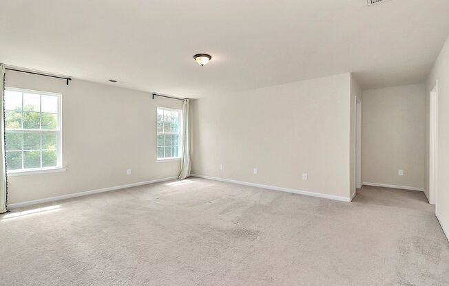 4 beds, 2.5 baths, $2,795