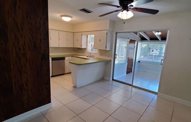 QUIET AND WELL MAINTAINED NEIGHBORHOOD
