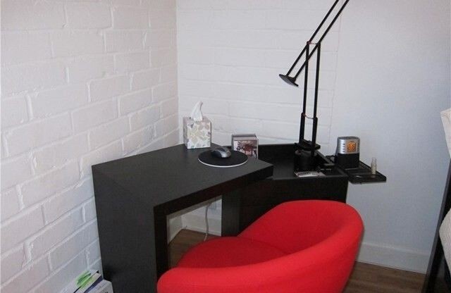 1 bed, 1 bath, 661 sqft, $3,075, Unit 208