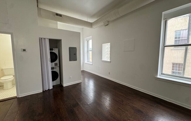 Studio, 1 bath, 600 sqft, $1,050, Unit 308