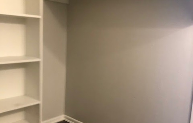 1 bed, 1 bath, 725 sqft, $899