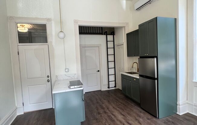 Studio, 1 bath, 254 sqft, $1,795, Unit 101