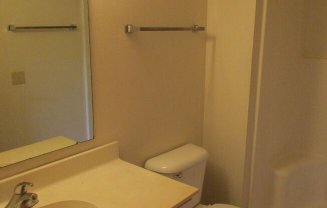 3 beds, 2 baths, $3,600, Unit CV 118-J