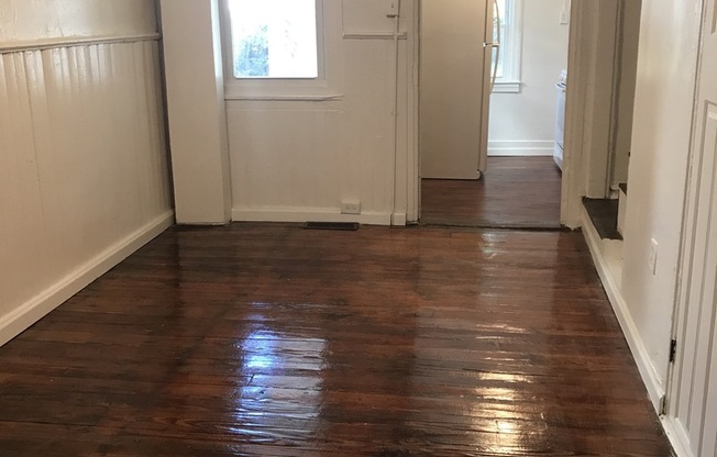 2 Bedroom House, Yard, Off-Street Parking-York City SD