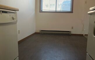 2 beds, 1 bath, 799 sqft, $695, Unit 106