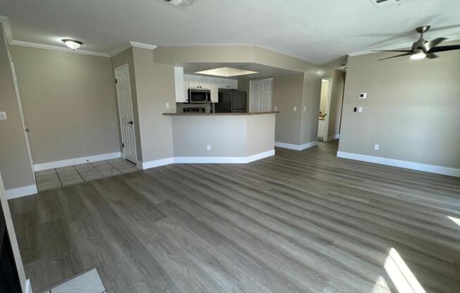 2 beds, 2 baths, 998 sqft, $1,600