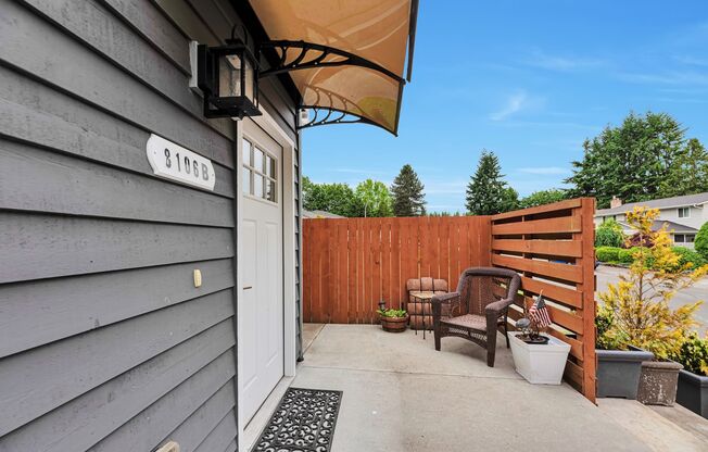 For Rent: Stunning 2BR/1BA Above-Garage Apartment in Kirkland