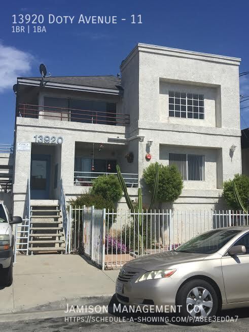 13920 DOTY AVE